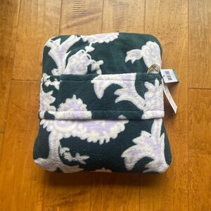 NWT Vera Bradley fleece Travel Blanket